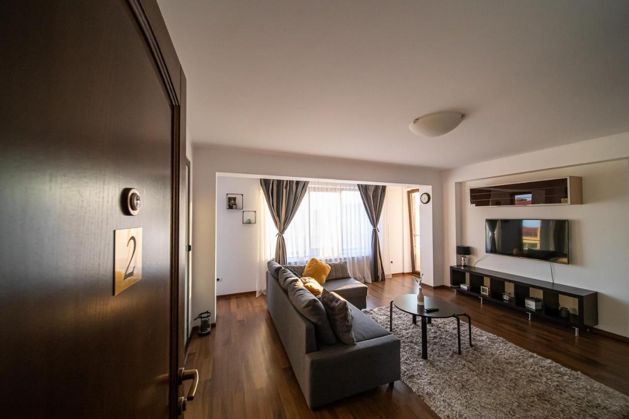 Apartament Tatu Bar&Grill Отопени Экстерьер фото