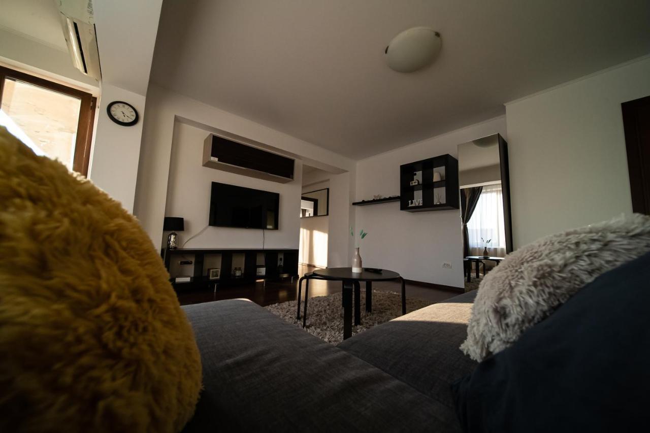 Apartament Tatu Bar&Grill Отопени Экстерьер фото