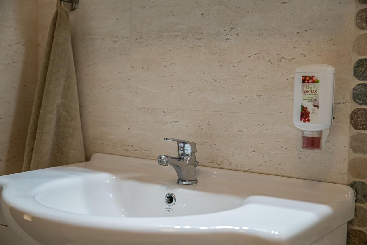 Apartament Tatu Bar&Grill Отопени Экстерьер фото