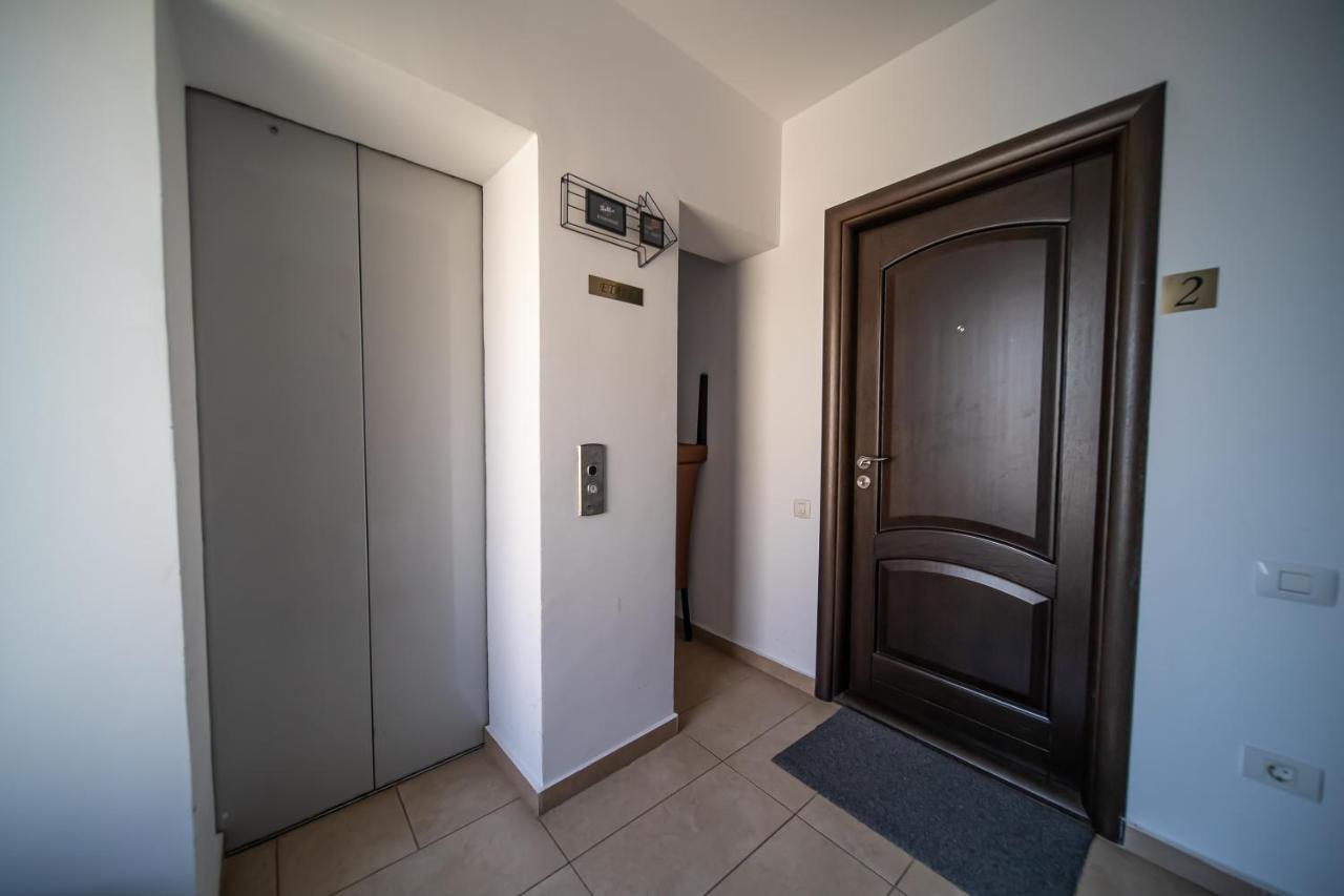 Apartament Tatu Bar&Grill Отопени Экстерьер фото